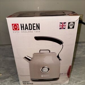 Hayden Dorset Tea Kettle - Cream